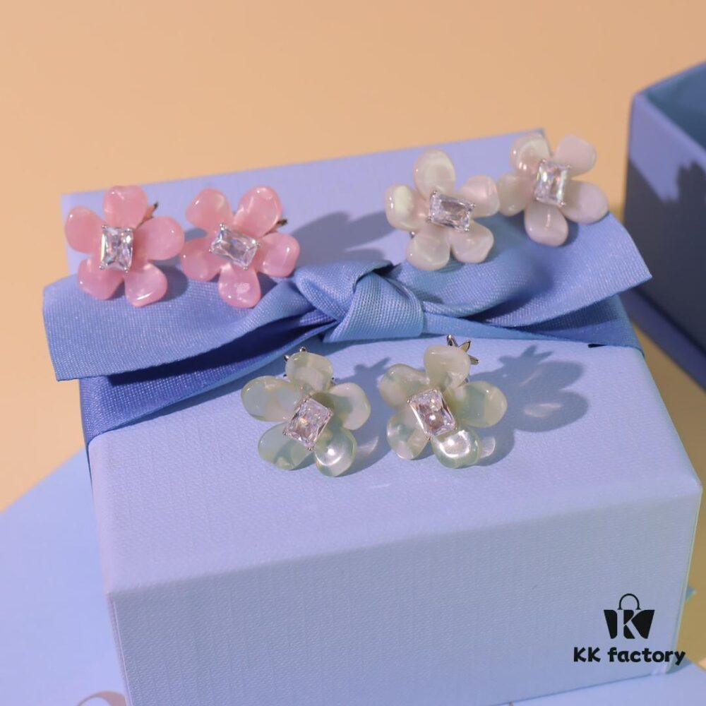 692fdf1799f2d84055c8b6ed Hexfang New Design Freesia Stud Earrings