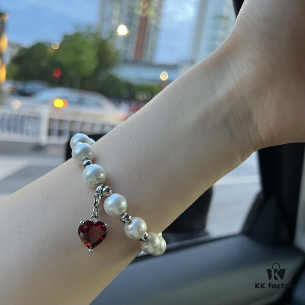 692fdf2499f2d84055c8b6fe Instantly fell in love—what a hidden gem brand this is! All items are factory-direct quality, genuine top-tier originals. Full collection available for order, including bracelets and rings in countless styles. Highly recommended from personal experience.