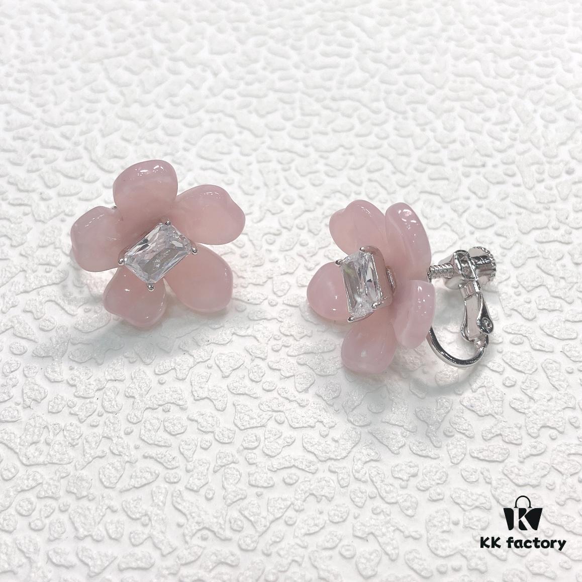 692fdf3e99f2d84055c8b719 Herborist Freesia Stud Earrings Clip, Four Colors