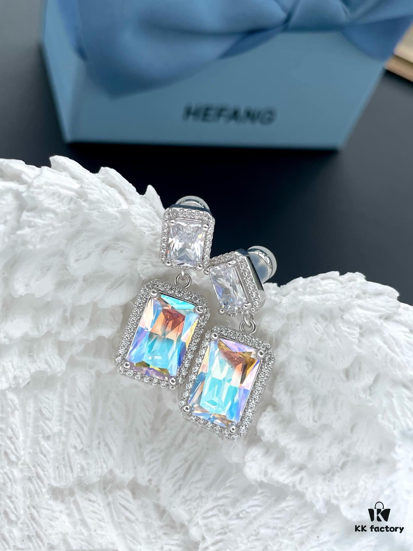 692fdf7799f2d84055c8b754 He Fang Aurora Glow Cubic Sugar Series - Lucky Aurora S925 Sterling Silver Pendant