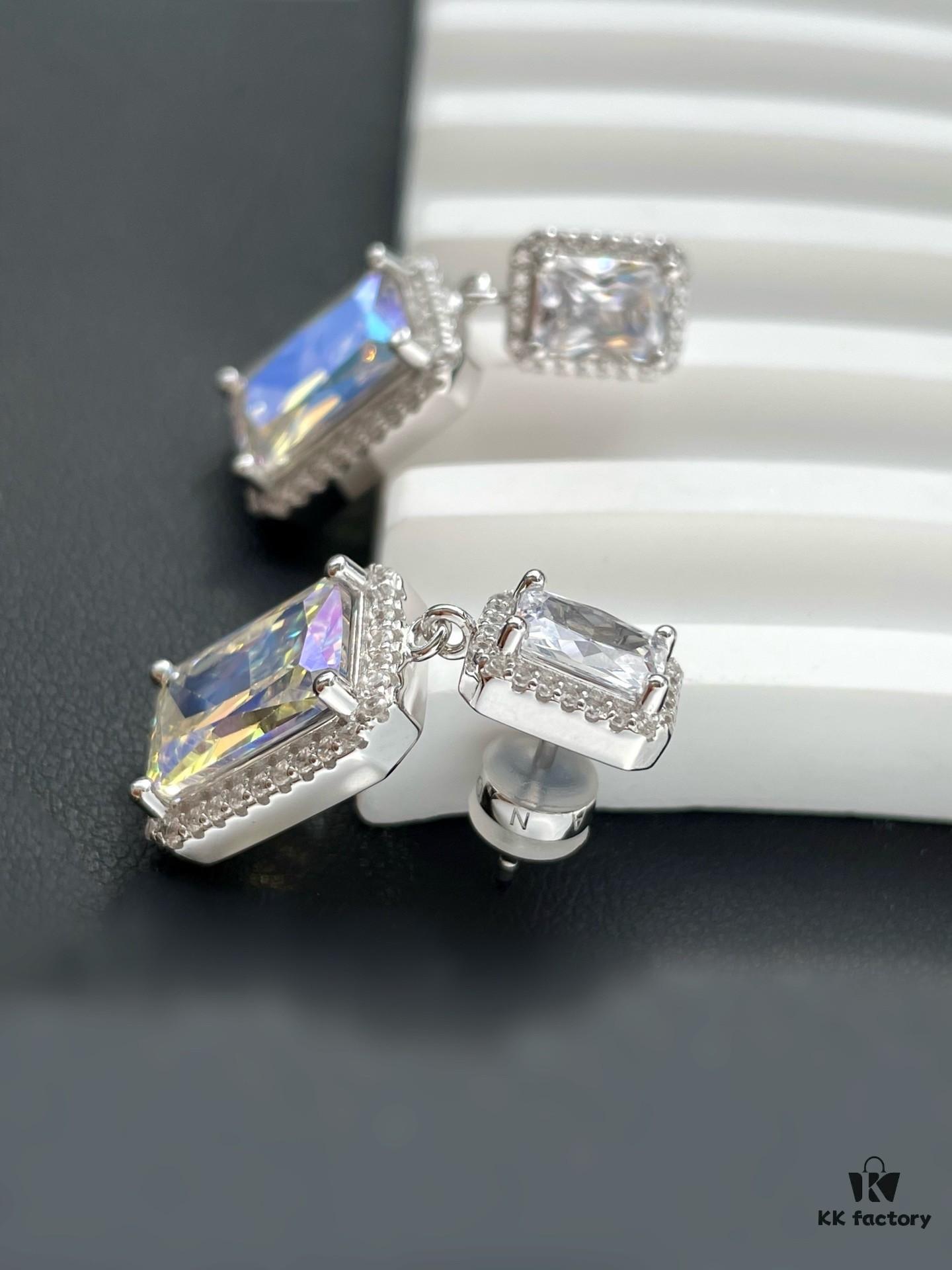 692fdf7999f2d84055c8b758 He Fang Aurora Glow Cubic Sugar Series - Lucky Aurora S925 Sterling Silver Pendant