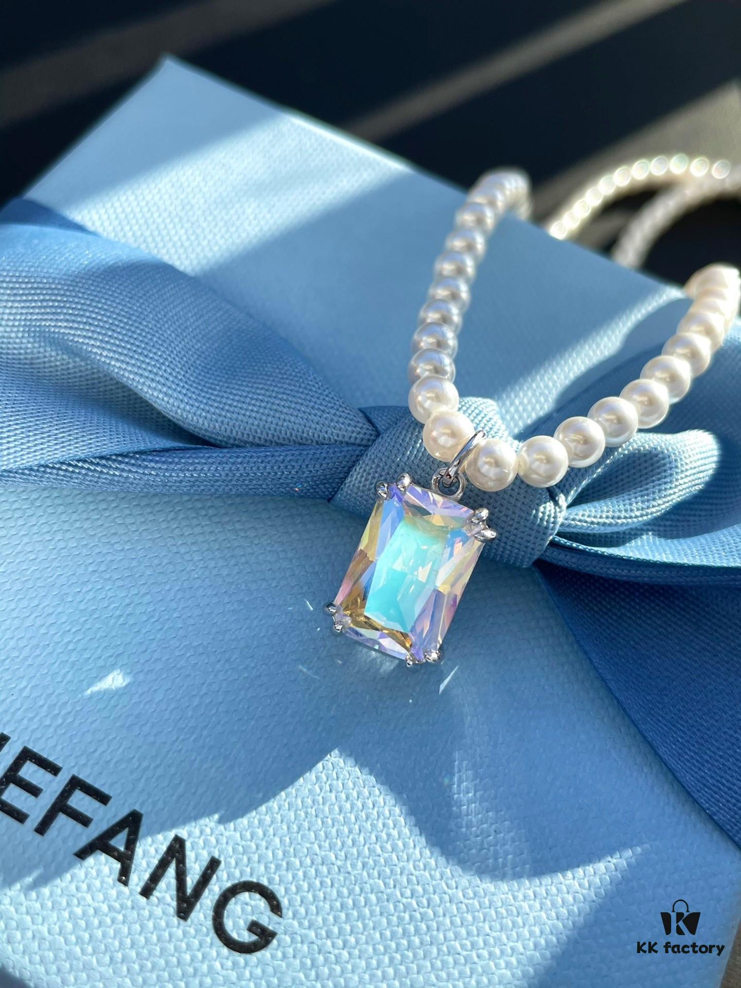 692fdf9b99f2d84055c8b780 He Fang Lucky Aurora Glow Sugar Cube Series S925 Silver Necklace