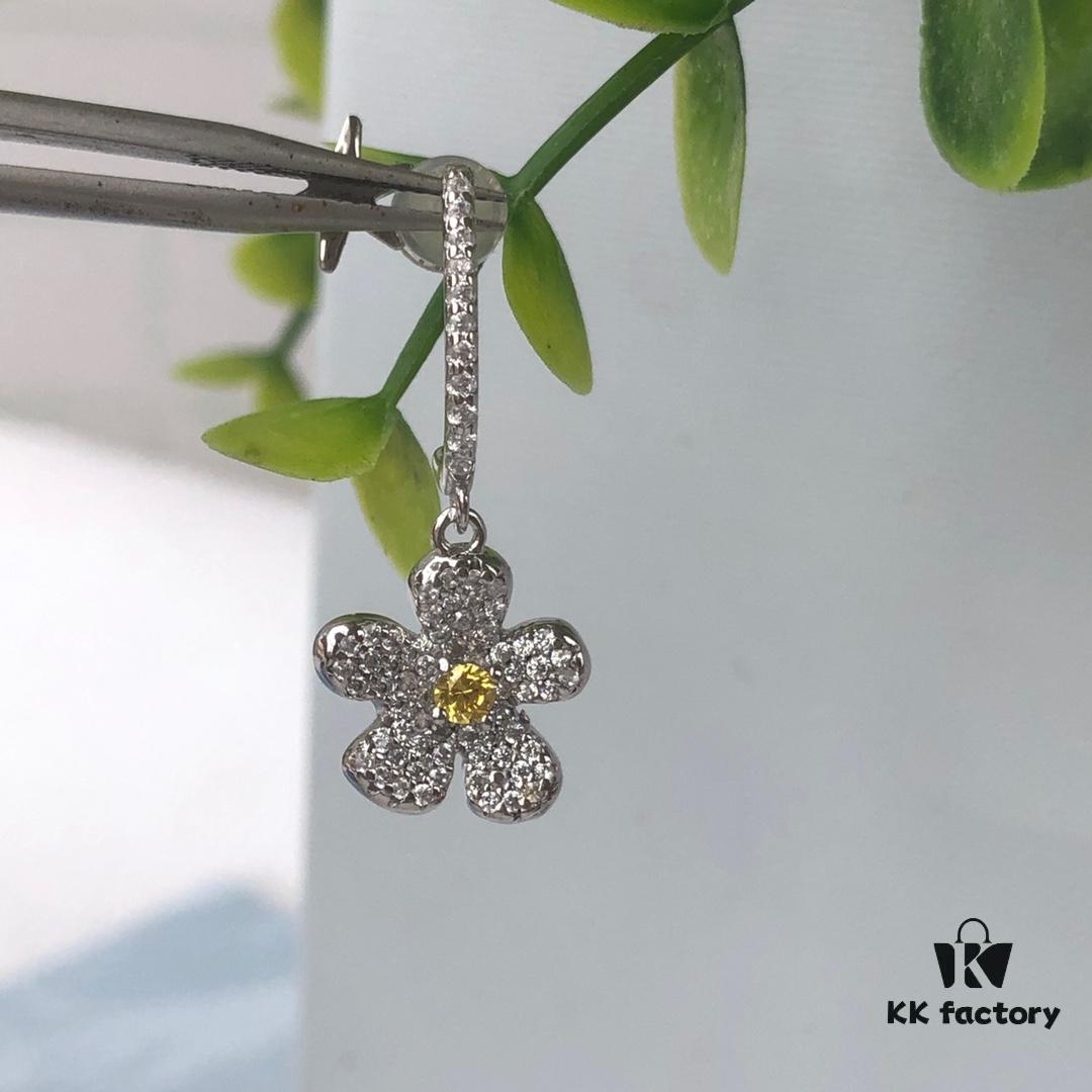 692fdfc599f2d84055c8b7cb HEFANG Jewelry Gleaming Freesia Earrings