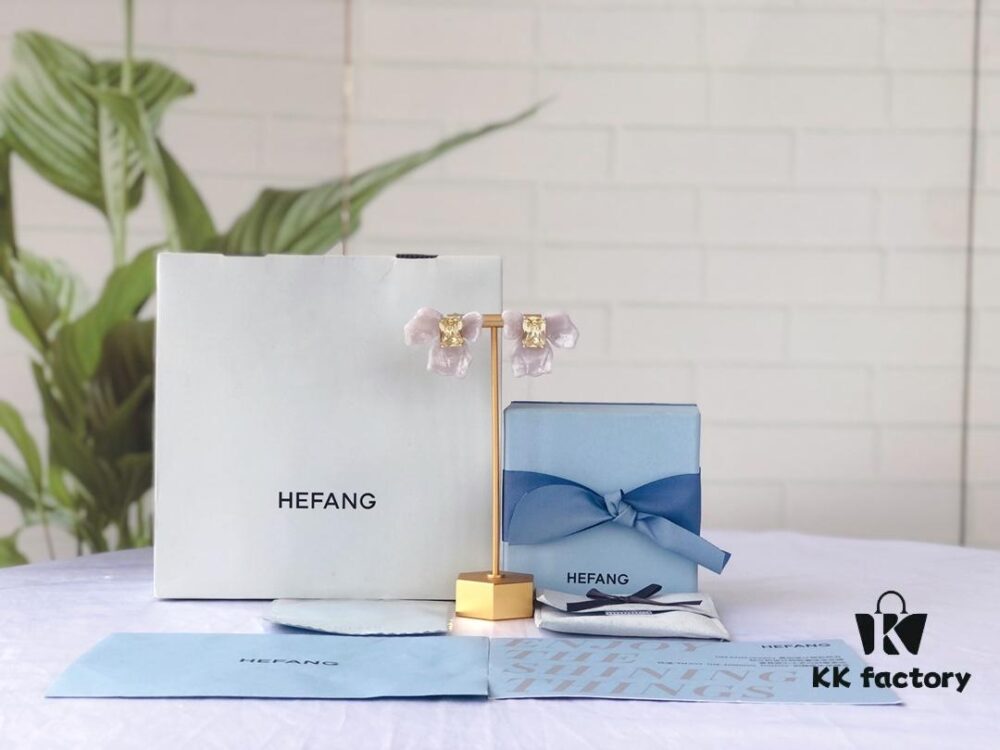 692fdfcc99f2d84055c8b7d9 HEFANG Blossom Collection 2023 White Iris Sugar Cube Earrings