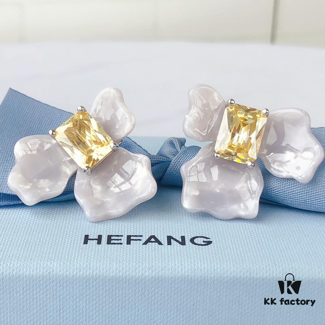 692fdfd499f2d84055c8b7e7 HEFANG Blossom Collection 2023 White Iris Sugar Cube Earrings