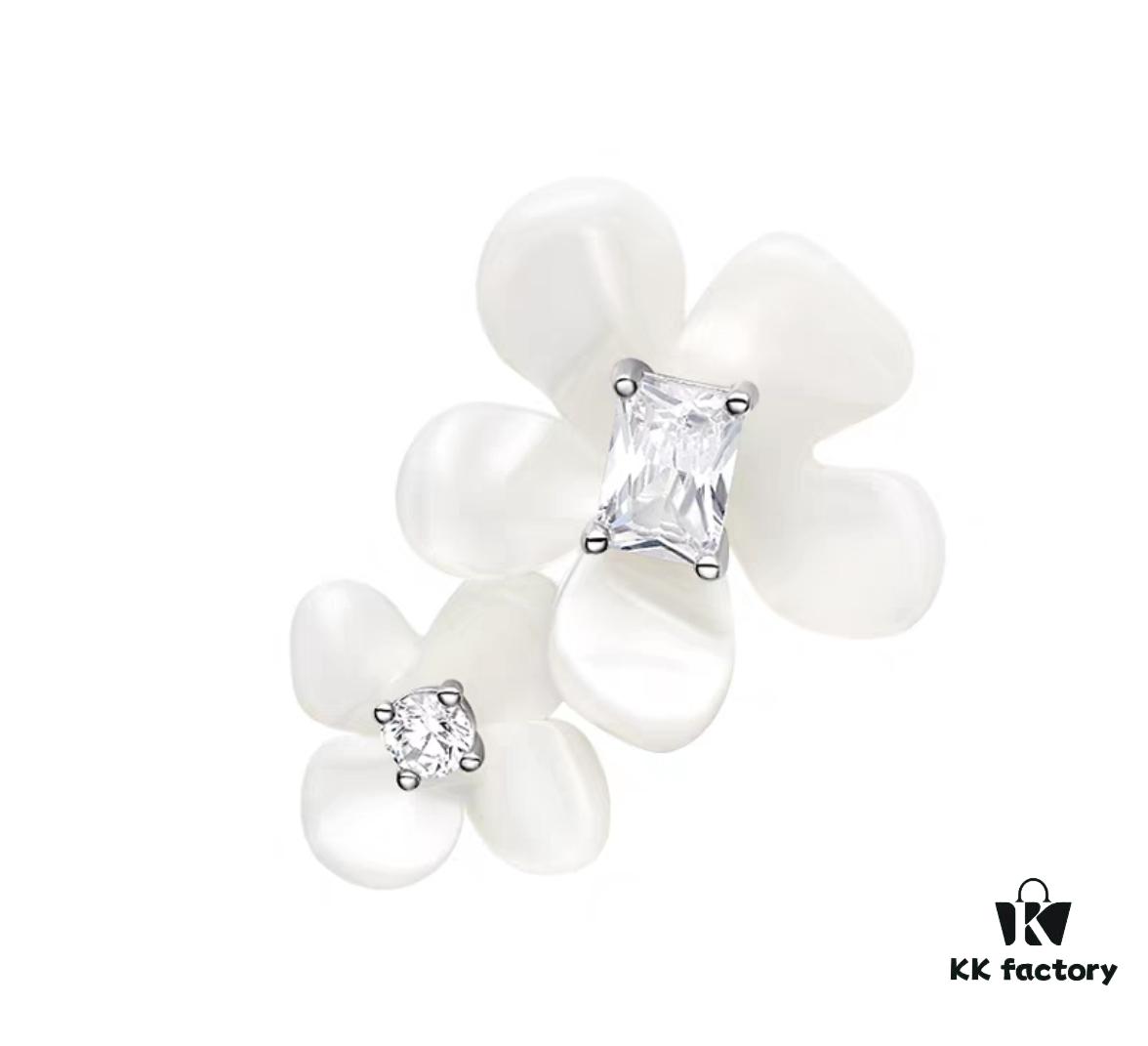 692fdfe399f2d84055c8b805 HEFANG He Fang Freesia Flower Cluster Stud Earrings, Minimalist Clip-On Earrings, Cartilage Earrings for Non-Pierced Ears, Women's Ear Jewelry