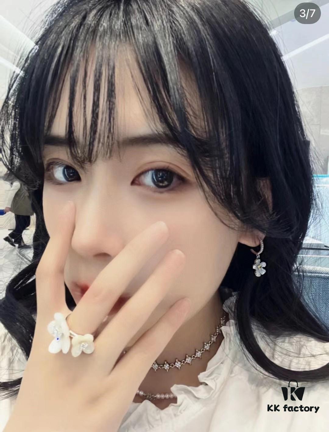 HEFANG Shiny Freesia Earrings [New Arrival]