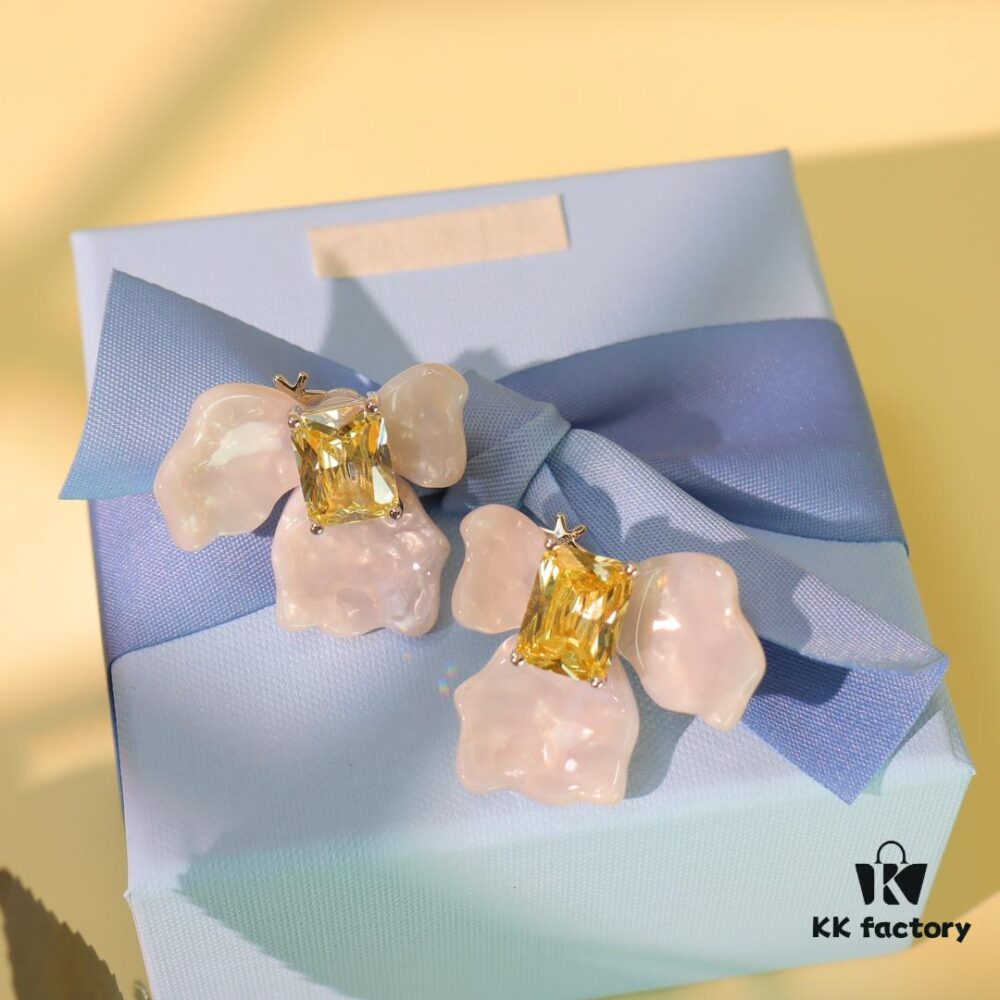 692fdff099f2d84055c8b81b White Iris Earrings