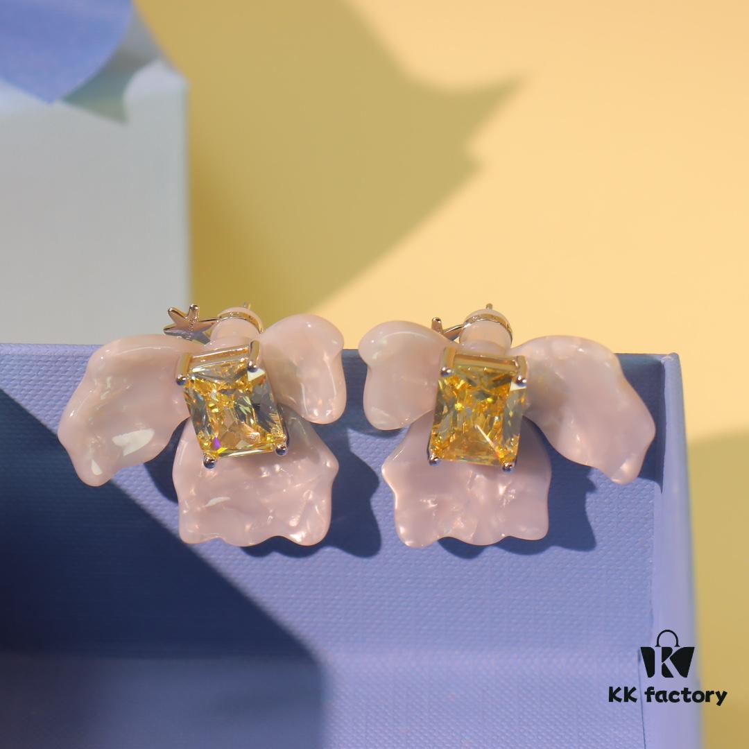 692fdff099f2d84055c8b81c White Iris Earrings
