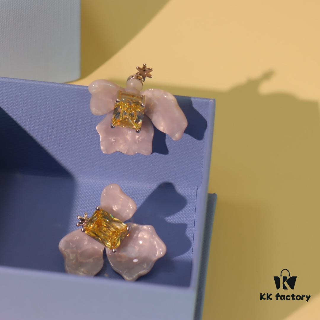 692fdff499f2d84055c8b825 White Iris Earrings