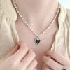 Gentle and Soft He Fang Necklace