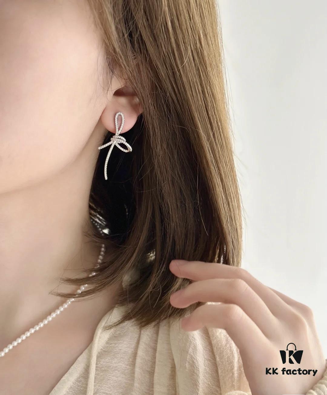 692fe00299f2d84055c8b83d Recommended a few daily wear and stunningly beautiful small earrings