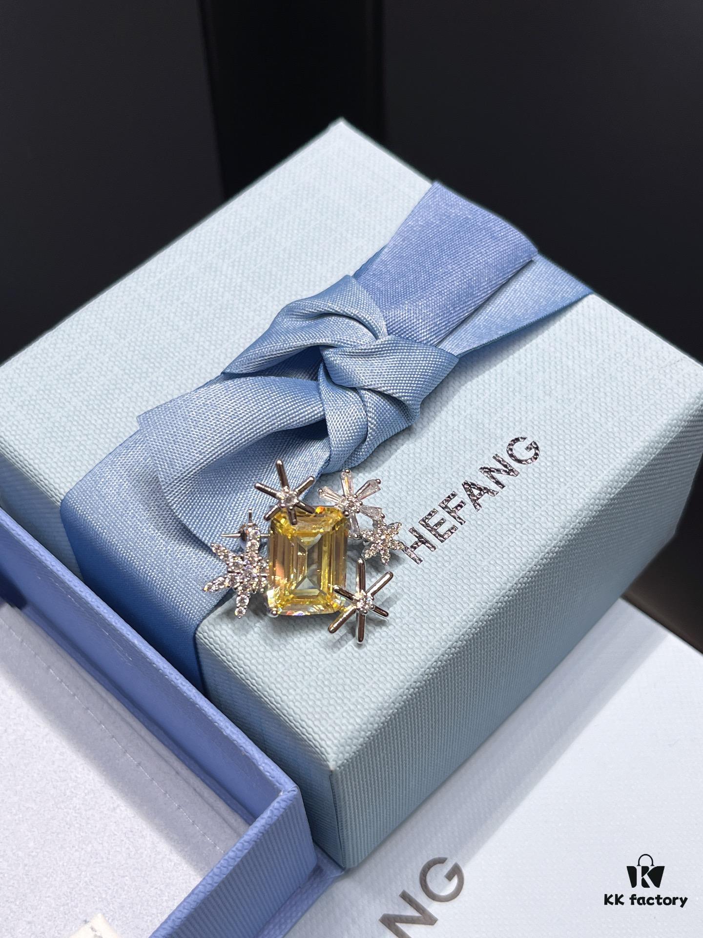 I bet your coat is missing a brooch🔷