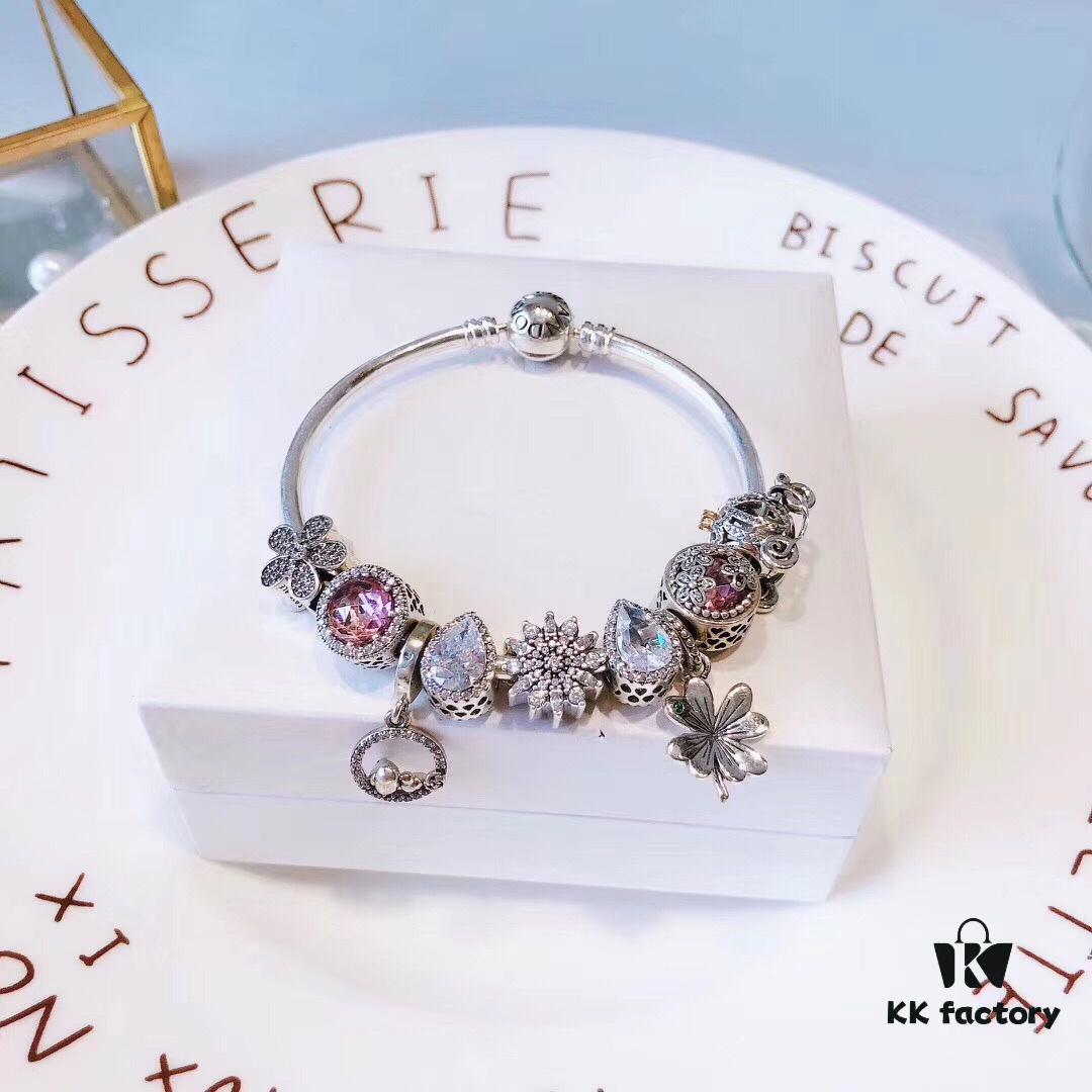 692fe0e699f2d84055c8b967 Pandora Pandora Flower 🌺 New Arrival! Perfectly crafted with one-to-one material matching the official counter, quality comparable to authentic store products! Sparkling diamond daisy flower 🌺, fairy tale pumpkin carriage, pink cat's eye daisy, colorful snowflake beads, 'Home of Love' pendant, sparkling teardrop 💧, pink cat's eye, flower 🌺 pendant, complete with original counter packaging! 🍃🌺