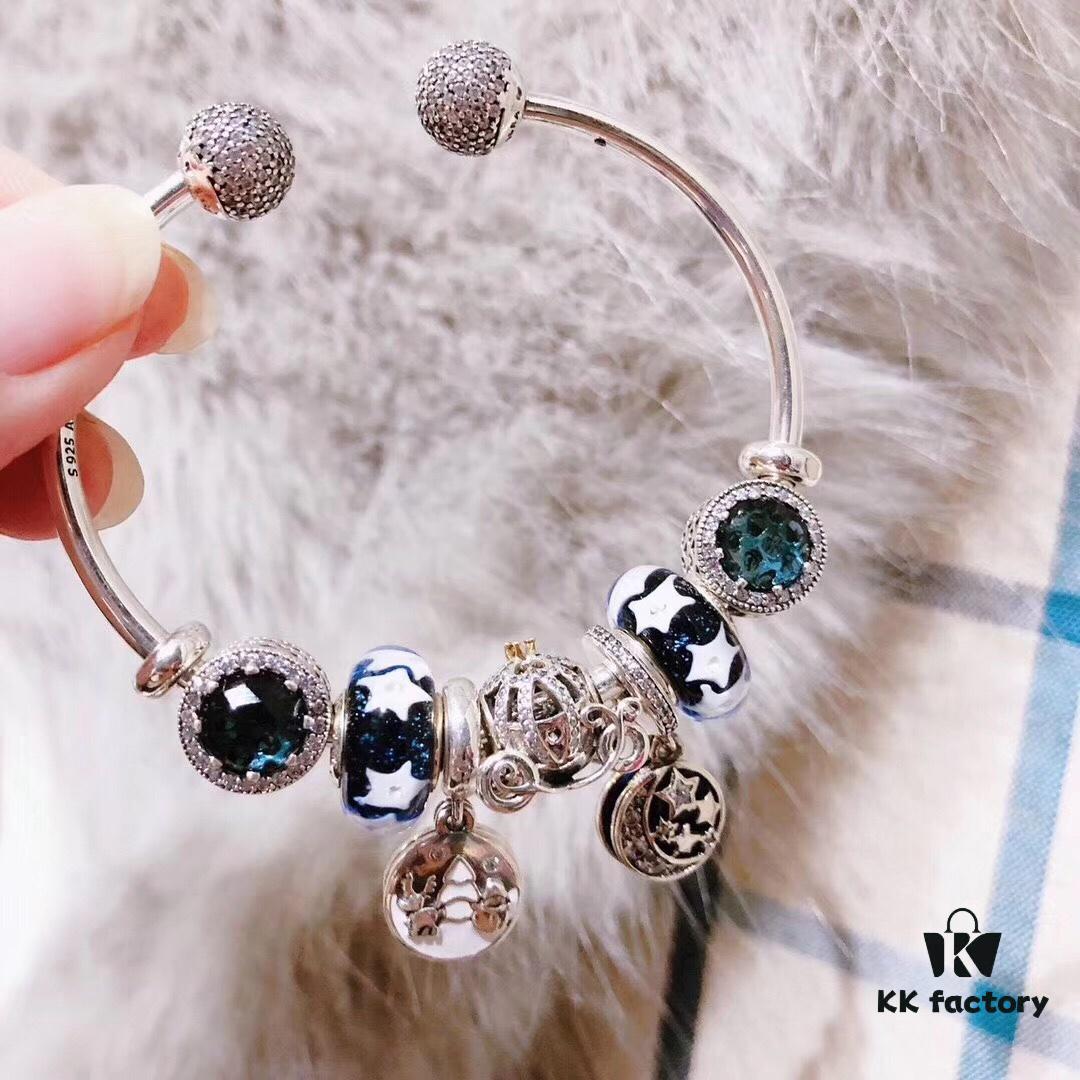 692fe14099f2d84055c8ba07 Pandora Pandora Brilliant Blue Star⭐️ New Star Moon Series! Made with counter material, one-to-one perfect craftsmanship, quality comparable to official counter! Brilliant blue star⭐️ glass, sparkling diamond black cat eye, fairy tale pumpkin carriage, snowman pendant, nostalgic night sky star moon pendant. S925 silver comes with official counter packaging!