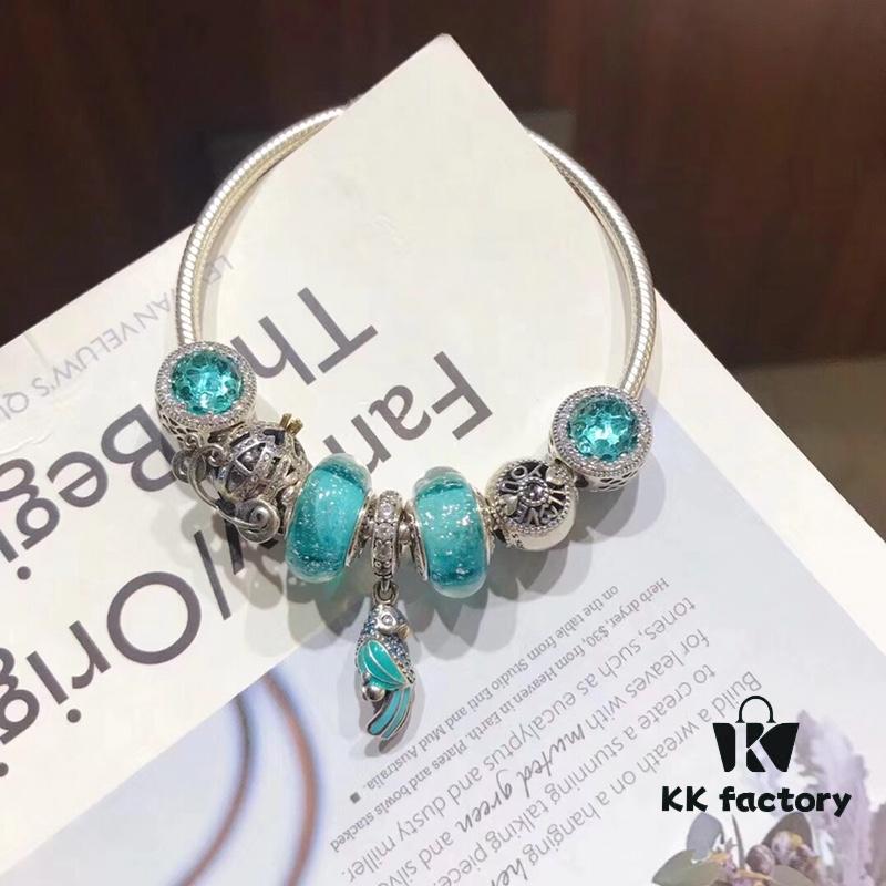 692fe17799f2d84055c8ba70 Pandora Mint Parrot New Arrival! Made with counter materials, perfectly crafted to match the original quality. Featuring mint moonstone glass, mint diamond-cut cat's eye, fairy tale pumpkin carriage, I Love You beads, mint parrot charm, refreshing and elegant. Comes with S925 silver and official retail packaging!