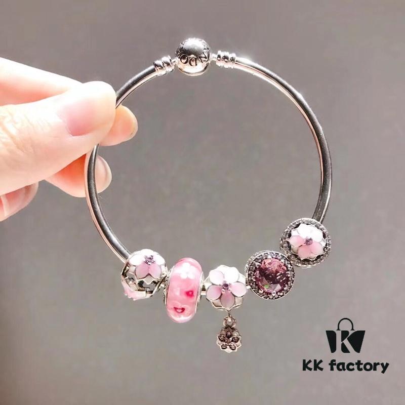 692fe18a99f2d84055c8ba9e Pandora Pandora Peach Blossom Love New Arrival! Made with counter materials, perfectly crafted one-to-one, quality comparable to counter! Pink peach blossom glass beads, sparkling pink cat's eye, magnolia gradient enamel charm, magnolia pendant, soft pink and fashionable, a new love-themed collection. Comes with S925 silver and original counter packaging!
