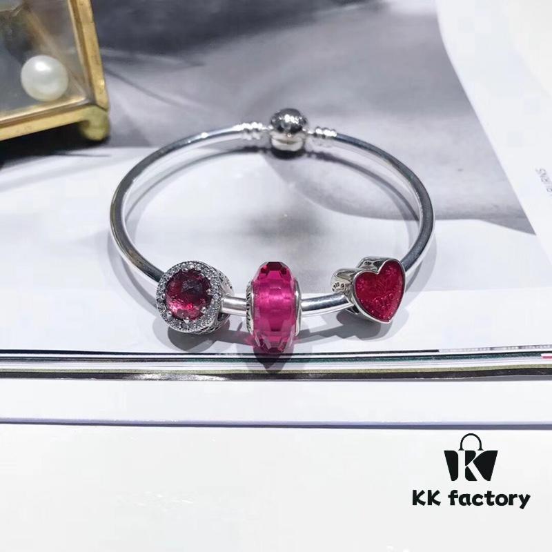 692fe19099f2d84055c8baae Pandora Pandora Beautiful Rose Red Love New Arrival! Made with counter materials, one-to-one perfect craftsmanship, quality comparable to counter! Faceted rose red glass, rose red sparkling diamond cat's eye, Valentine's Amo TE love charm bead, full of love. S925 silver comes with counter packaging!