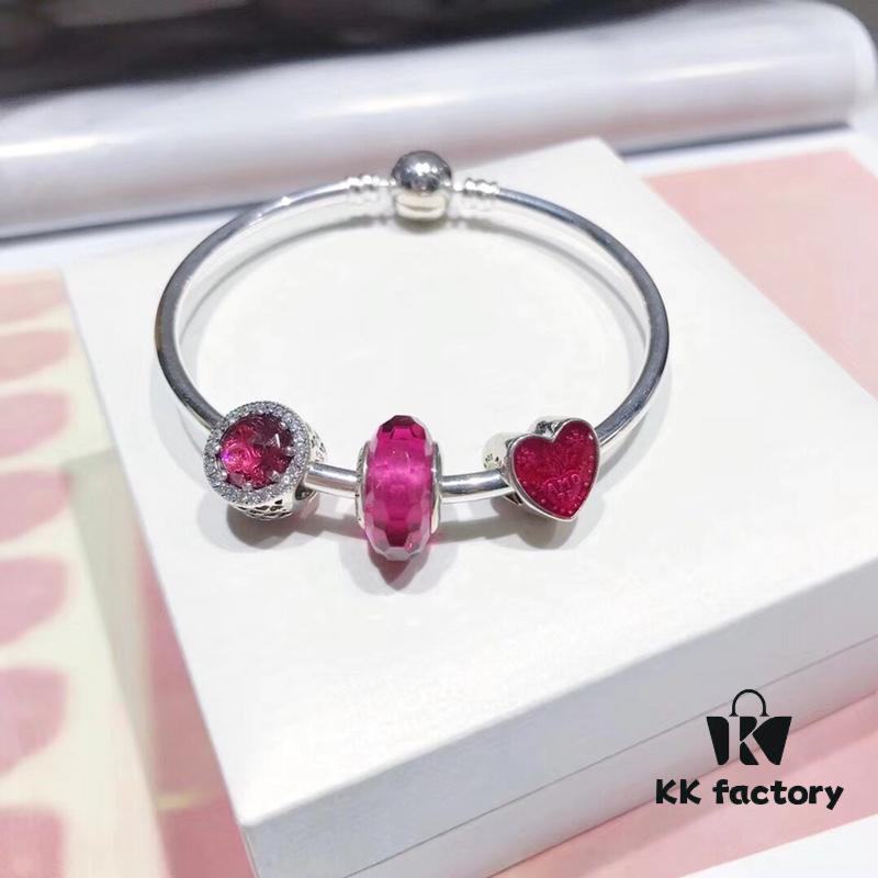 692fe19099f2d84055c8baaf Pandora Pandora Beautiful Rose Red Love New Arrival! Made with counter materials, one-to-one perfect craftsmanship, quality comparable to counter! Faceted rose red glass, rose red sparkling diamond cat's eye, Valentine's Amo TE love charm bead, full of love. S925 silver comes with counter packaging!