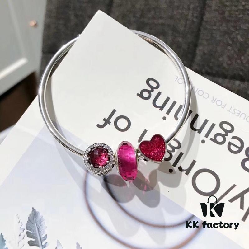 692fe19199f2d84055c8bab1 Pandora Pandora Beautiful Rose Red Love New Arrival! Made with counter materials, one-to-one perfect craftsmanship, quality comparable to counter! Faceted rose red glass, rose red sparkling diamond cat's eye, Valentine's Amo TE love charm bead, full of love. S925 silver comes with counter packaging!
