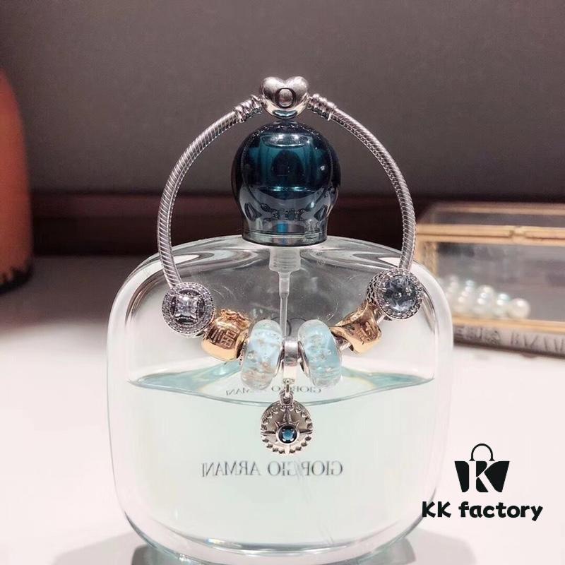 692fe1ad99f2d84055c8baf6 Pandora Pandora Gold Thread Light Mint North Star New Arrival! Made with counter materials, perfectly crafted one-to-one, quality comparable to counter products! A bag full of happiness, wealth-attracting money pouch, coin bead mint cat's eye, North Star pendant, S925 silver with original counter packaging!