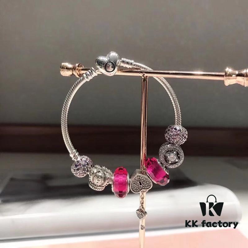 692fe1c399f2d84055c8bb28 Pandora Rose Red Sparkling Crystal Heart Key Pendant! New Arrival! Made with Cabinet Materials, Perfect 1:1 Craftsmanship, Quality Comparable to Official Counter! Rose red faceted glass, lucky sparkling beads, openwork crown, pink-purple sparkling beads, heart-shaped key charm, S925 silver, comes with official packaging!