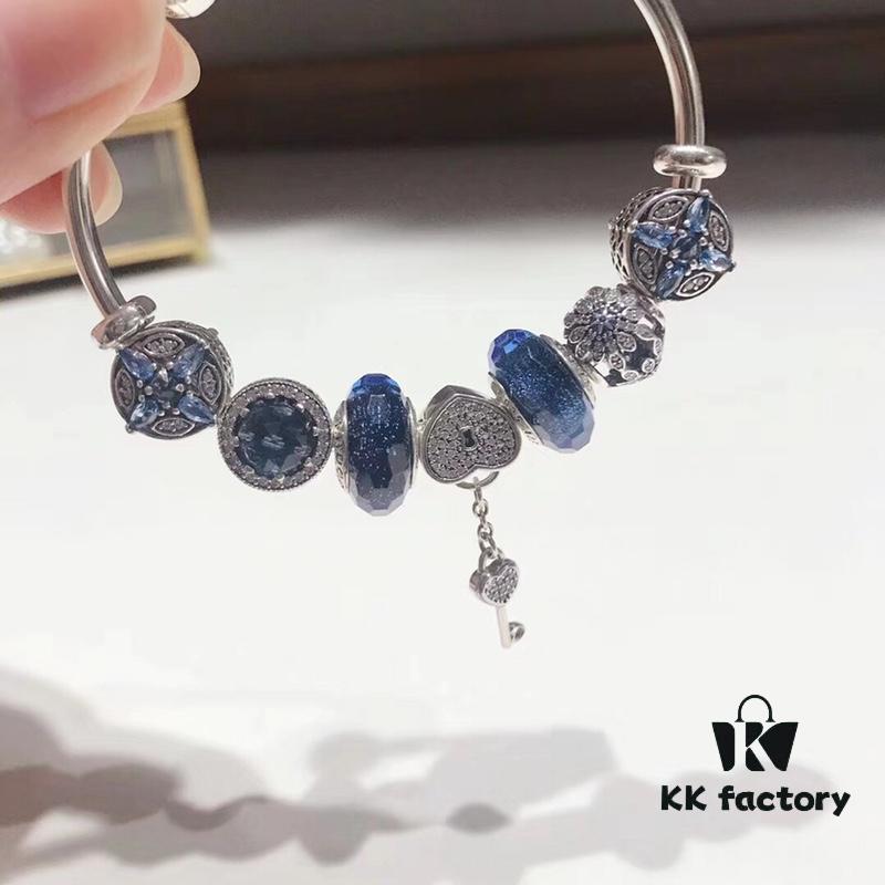 692fe1e299f2d84055c8bb7e Pandora Pandora Blue Sparkling Diamond Heart ♥️ Key 🔑 New Arrival! Made with counter materials, one-to-one perfect craftsmanship, quality comparable to counter! Blue faceted glass, dark blue cat's eye, cross snowflake ❄️, sparkling diamond heart ♥️ key 🔑 pendant, S925 silver with original counter packaging! 🍃🌺