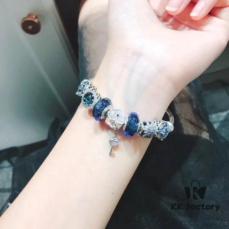 692fe1e499f2d84055c8bb82 Pandora Pandora Blue Sparkling Diamond Heart ♥️ Key 🔑 New Arrival! Made with counter materials, one-to-one perfect craftsmanship, quality comparable to counter! Blue faceted glass, dark blue cat's eye, cross snowflake ❄️, sparkling diamond heart ♥️ key 🔑 pendant, S925 silver with original counter packaging! 🍃🌺