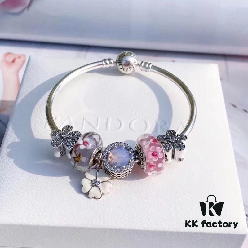 692fe26f99f2d84055c8bcb1 Pandora Pink and Purple Two-Tone Flower Daisy Sparkling New Arrival! Crafted with counter-grade materials, perfectly replicating the original design, quality comparable to official store products!