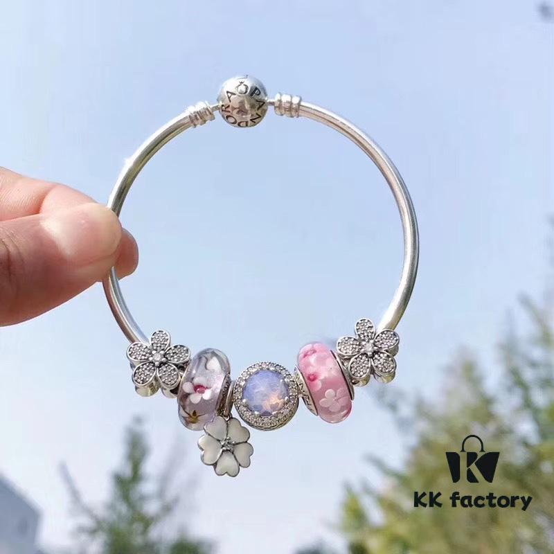 692fe27099f2d84055c8bcb3 Pandora Pink and Purple Two-Tone Flower Daisy Sparkling New Arrival! Crafted with counter-grade materials, perfectly replicating the original design, quality comparable to official store products!