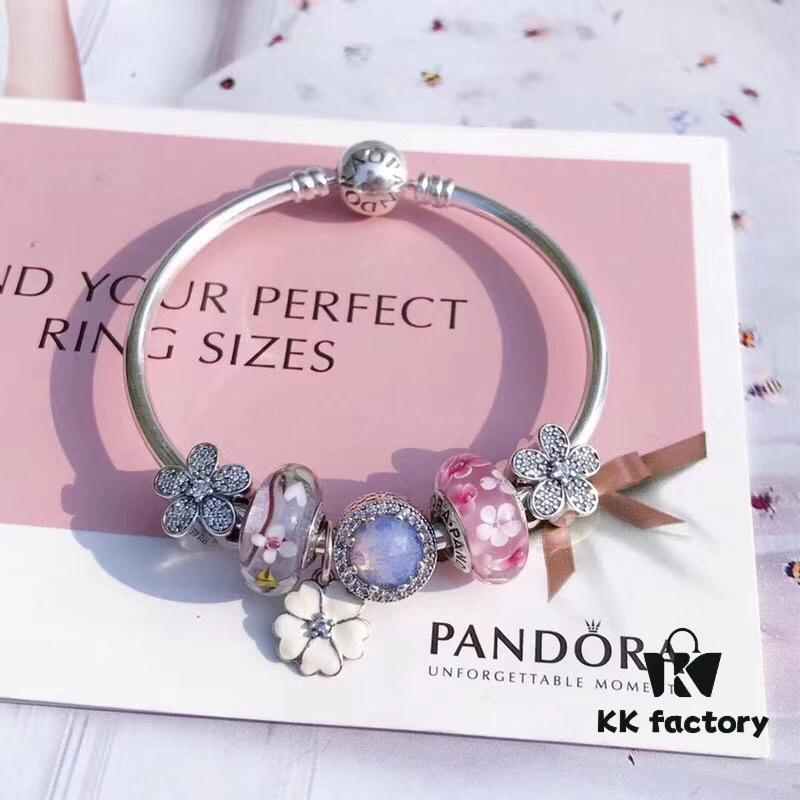 692fe27099f2d84055c8bcb5 Pandora Pink and Purple Two-Tone Flower Daisy Sparkling New Arrival! Crafted with counter-grade materials, perfectly replicating the original design, quality comparable to official store products!