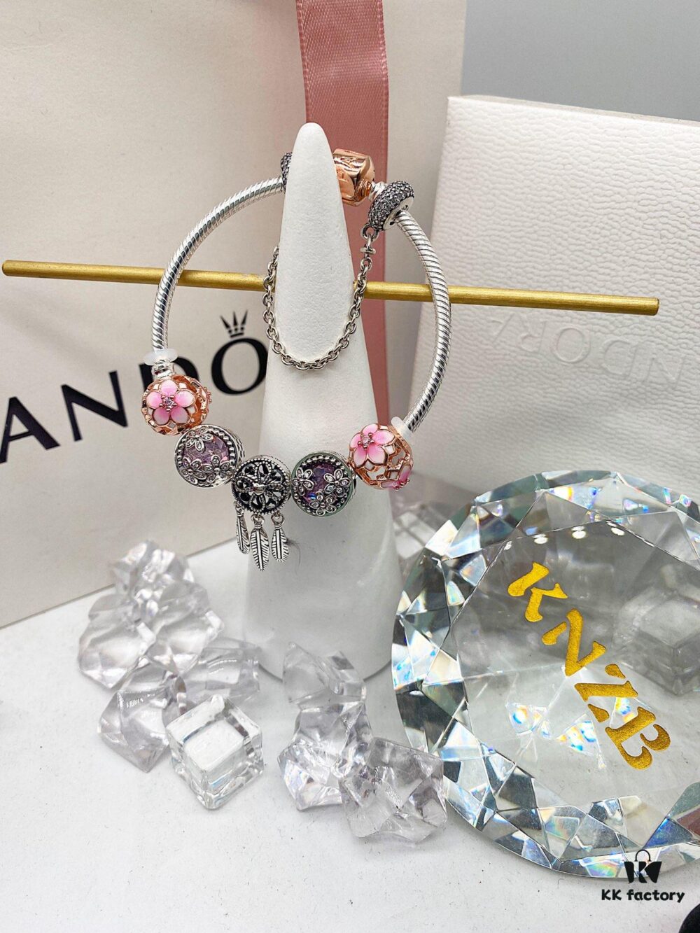 692fe27599f2d84055c8bcbd PANDORA Pandora Customer Order Shipping Real Shot