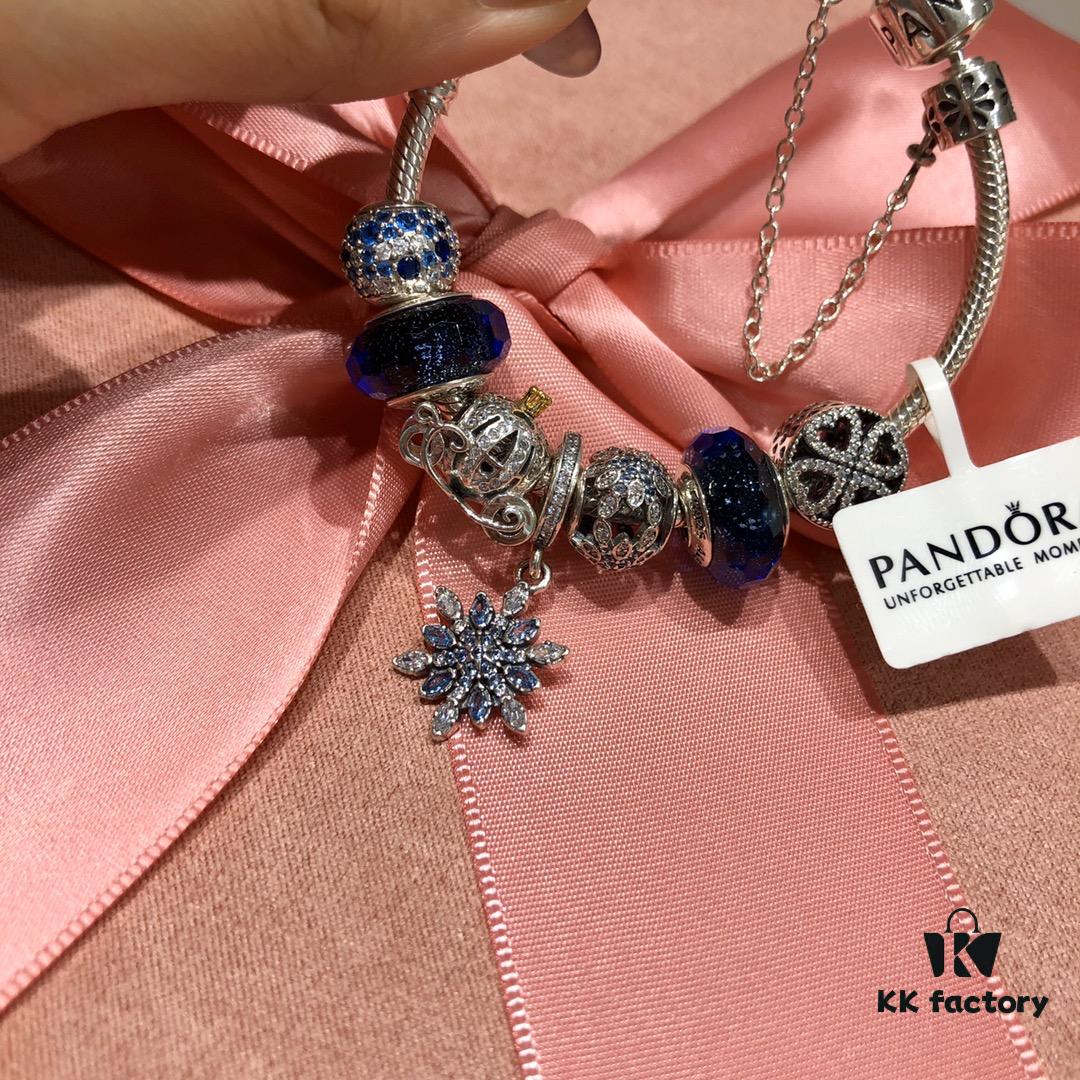 692fe28d99f2d84055c8bcea PANDORA Hong Kong Pandora Blue Collection - Pumpkin Carriage with Romantic Snowflakes