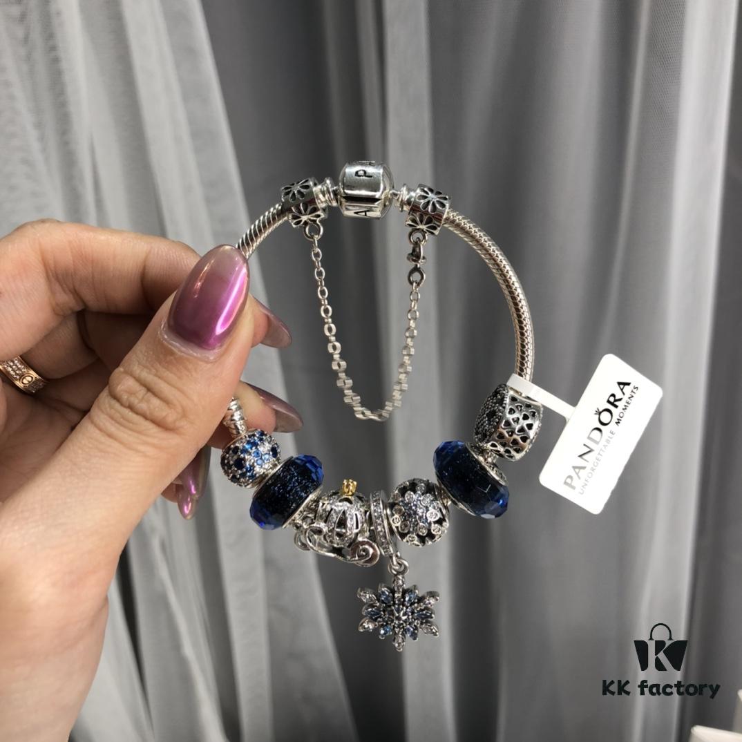 692fe29099f2d84055c8bcef PANDORA Hong Kong Pandora Blue Collection - Pumpkin Carriage with Romantic Snowflakes