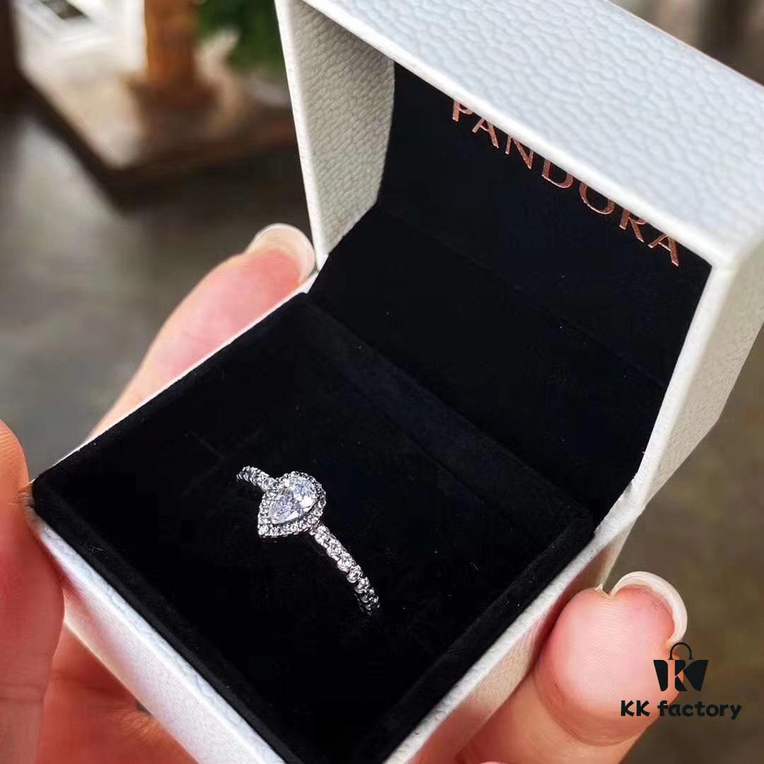692fe29c99f2d84055c8bd04 Pandora Waterdrop Pigeon Ring, carefully crafted with a waterdrop shape — perfectly sized for standalone wear or pairing with a wish ring, a true standout 💫 Made of sterling silver with the entire band encrusted with sparkling diamonds