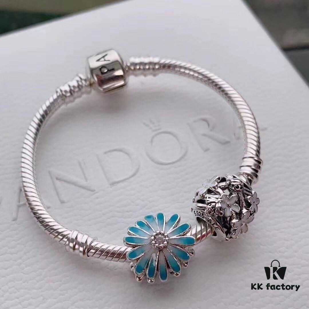 692fe2ad99f2d84055c8bd28 Pandora 2020 Garden Collection 'Fresh Daisy' Bracelet Set (Kids Size 13-16cm) - Blue Enamel Daisy Design
