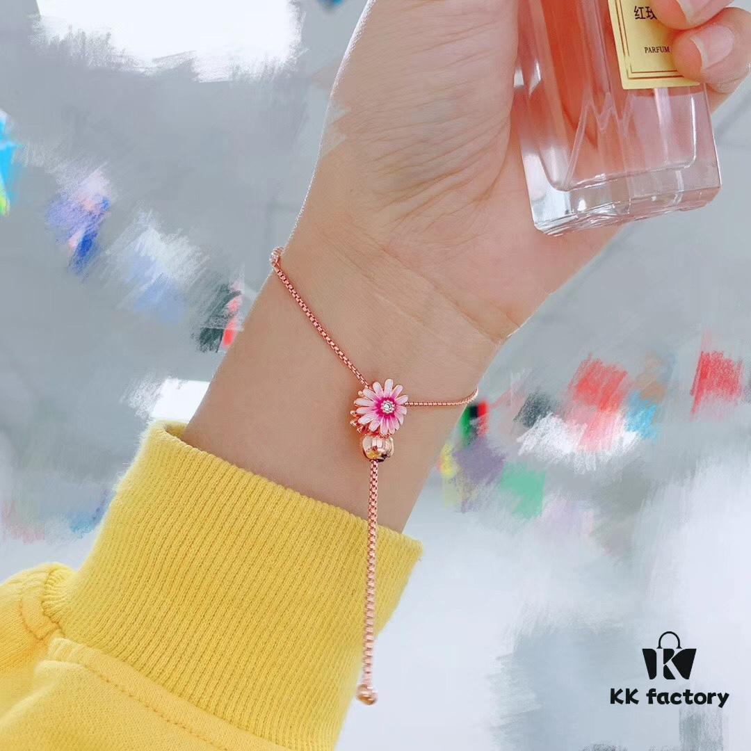 692fe2bd99f2d84055c8bd4e Pandora 2020 Newest Garden Collection 'Pink Daisy' Bracelet Set - Rose Gold Adjustable Bracelet, Fresh and Elegant, Perfect for Wearing or Gifting