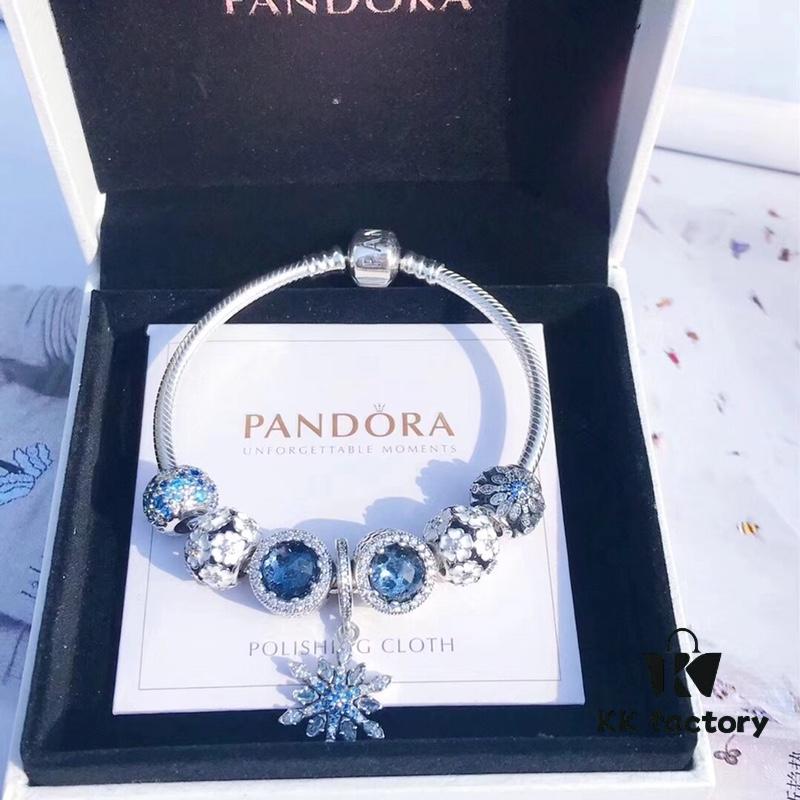 692fe2d099f2d84055c8bd79 Pandora Pandora Midnight Blue Snowflake ❄️ New Arrival! Made with counter materials, perfectly crafted one-to-one, quality comparable to official store products! Sparkling midnight blue cat's eye, white daisy enamel bead, blue sparkling snowflake ❄️ bead, blue vibrant sparkling bead, paired with blue snowflake ❄️ pendant. S925 silver comes with official packaging!