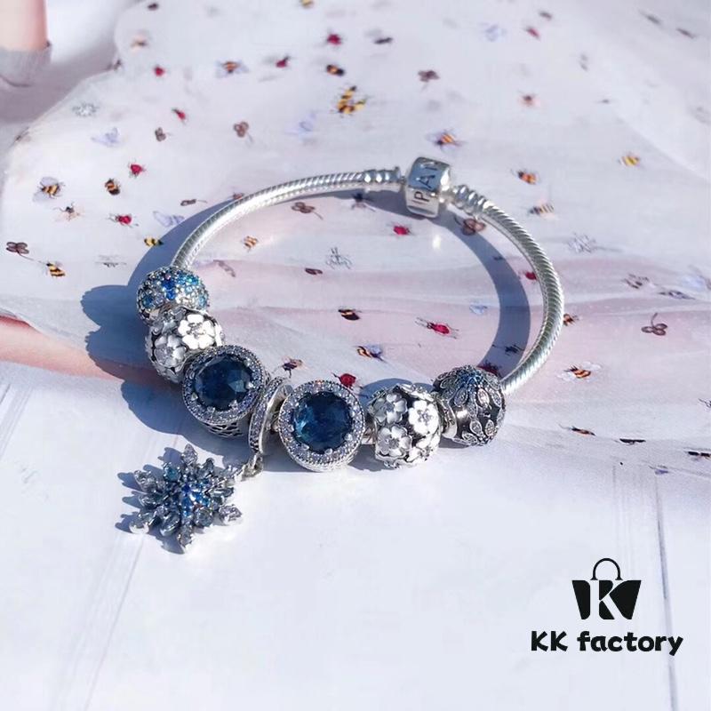 692fe2d099f2d84055c8bd7b Pandora Pandora Midnight Blue Snowflake ❄️ New Arrival! Made with counter materials, perfectly crafted one-to-one, quality comparable to official store products! Sparkling midnight blue cat's eye, white daisy enamel bead, blue sparkling snowflake ❄️ bead, blue vibrant sparkling bead, paired with blue snowflake ❄️ pendant. S925 silver comes with official packaging!