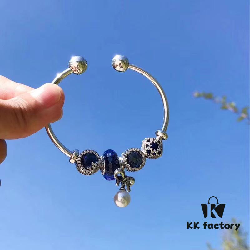 692fe2fa99f2d84055c8bdc4 Pandora Blue Pearl Bow Knot 🎀 New Arrival! Made with authentic materials, perfectly replicating boutique quality. Features dazzling blue faceted glass, sparkling dark blue cat's eye gemstones, glacial-inspired beauty, snowflake-patterned dark blue cat's eye stones paired with a pearl bow pendant. Crafted in S925 silver and comes with official boutique packaging! 🍃🌺