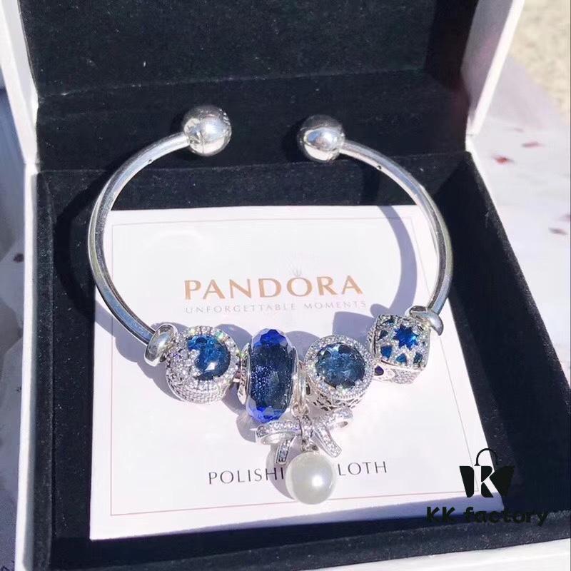 692fe2fb99f2d84055c8bdc6 Pandora Blue Pearl Bow Knot 🎀 New Arrival! Made with authentic materials, perfectly replicating boutique quality. Features dazzling blue faceted glass, sparkling dark blue cat's eye gemstones, glacial-inspired beauty, snowflake-patterned dark blue cat's eye stones paired with a pearl bow pendant. Crafted in S925 silver and comes with official boutique packaging! 🍃🌺