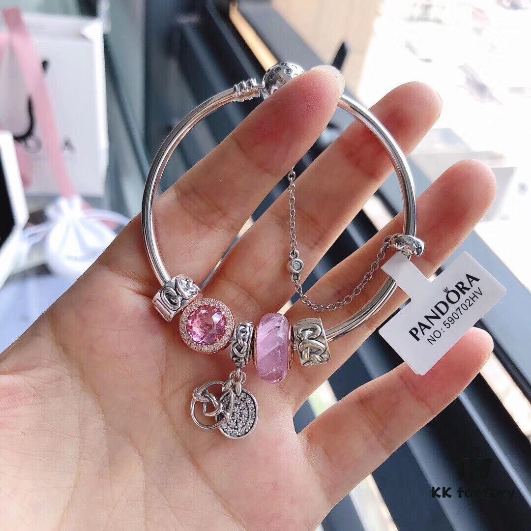692fe31199f2d84055c8bdd9 Bestseller Alert 🔥 Official Website Same Style Pandora 'Pink Love' Newest Bracelet Set, Sweet, Romantic and Elegant 🌷 A Knot of Love 💕 Connecting You and Me, a Modern Symbol of Eternal Love ✨ Paired with Pandora Charms Full of Affection... Latest Pandora Bracelet Combination 🌷🍃 Exclusive Real Photos. Direct Source!