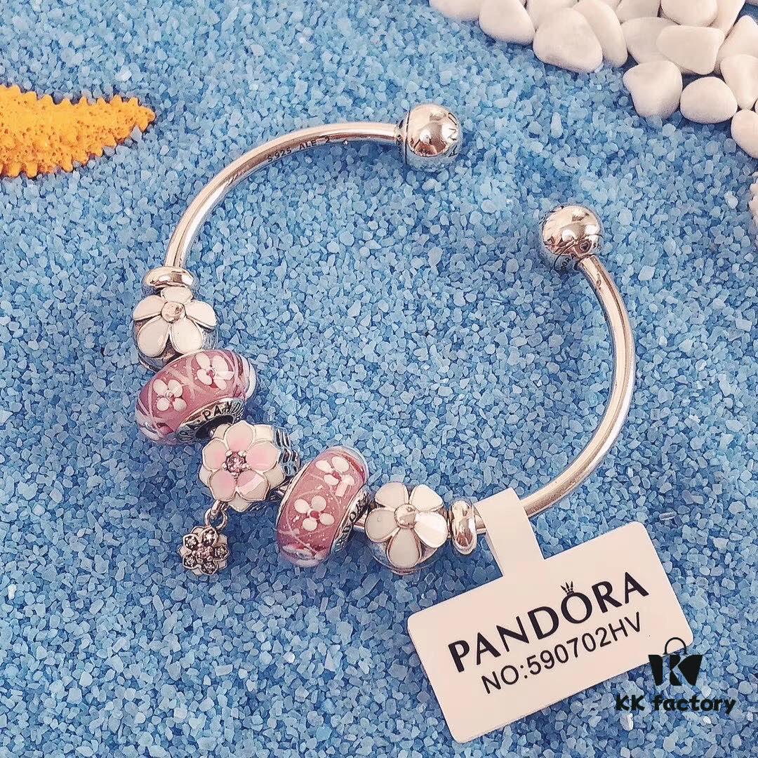 692fe32e99f2d84055c8be0a PANDORA