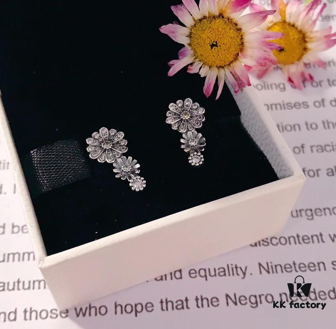 692fe33899f2d84055c8be1d Panjia Spring New Arrival Shiny Daisy Stud Earrings