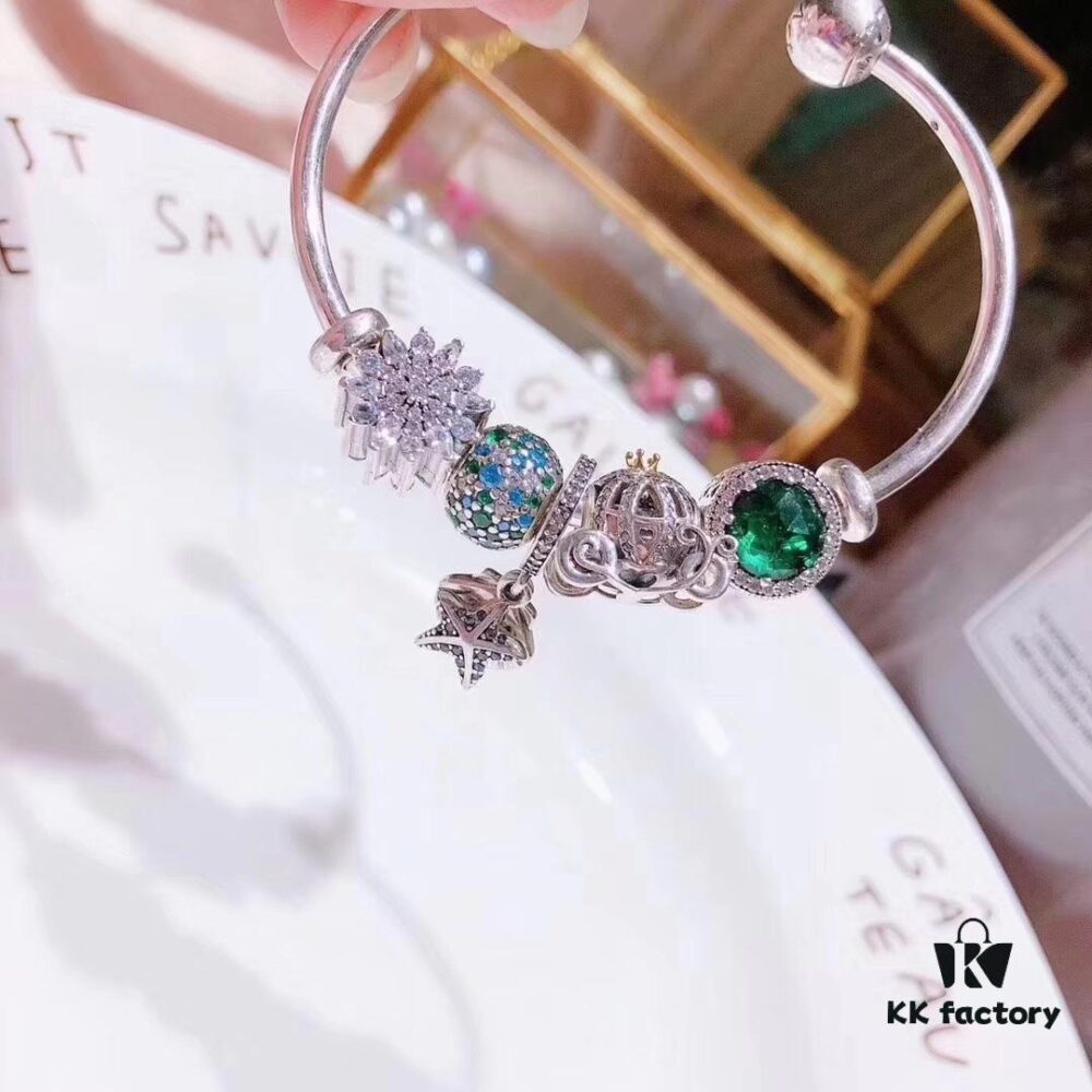 692fe36699f2d84055c8be70 Pandora Sparkling Diamond Green Summer Starfish New Arrival! Made with counter-grade materials, perfectly crafted 1:1, quality comparable to official store products! Featuring sparkling diamond snowflakes, green sparkling beads, sparkling green cat's eye, fairy tale pumpkin carriage, and summer starfish pendant.
