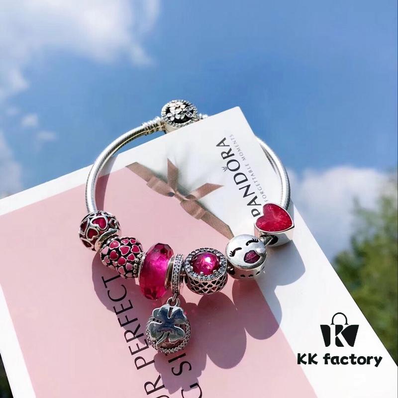 692fe38799f2d84055c8beac Pandora Pandora Passionate Rose Red Clover New Arrival! Made with counter materials, perfectly crafted one-to-one, quality comparable to official counter! Rose red faceted crystal, sparkling rose red cat's eye, Valentine's enamel heart, rose red smiling lips, rose red entwined love, Valentine's heart enamel paired with clover pendant. S925 silver comes with official counter packaging!