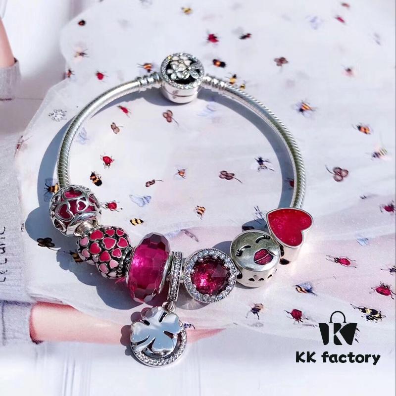 692fe38999f2d84055c8beb2 Pandora Pandora Passionate Rose Red Clover New Arrival! Made with counter materials, perfectly crafted one-to-one, quality comparable to official counter! Rose red faceted crystal, sparkling rose red cat's eye, Valentine's enamel heart, rose red smiling lips, rose red entwined love, Valentine's heart enamel paired with clover pendant. S925 silver comes with official counter packaging!