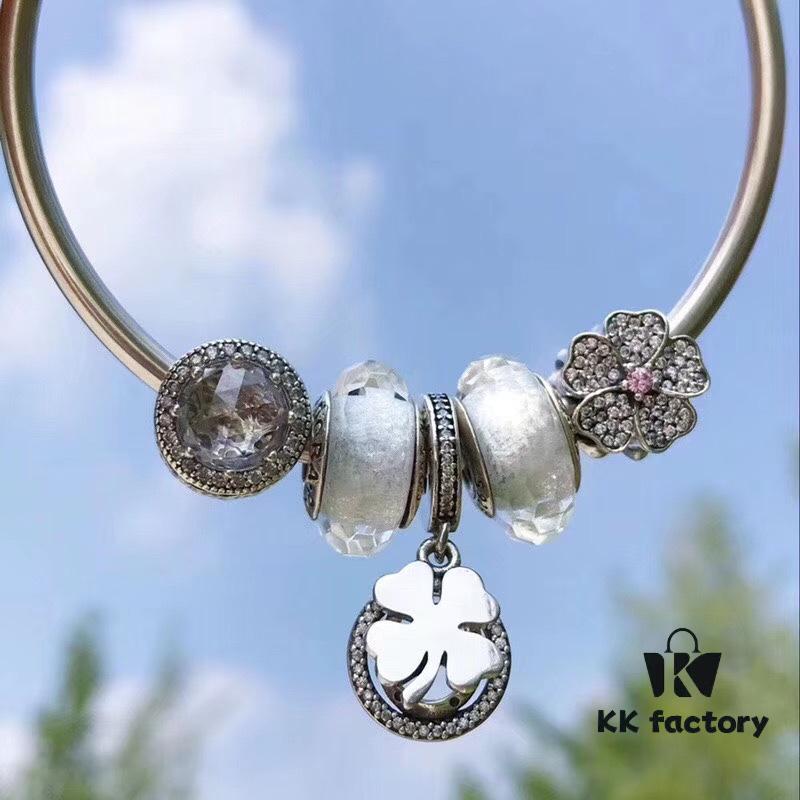 692fe3e999f2d84055c8bf61 Pandora White Clover New Arrival! Crafted with boutique materials, perfectly replicating the original design. High-quality silver wire with white faceted glass beads, sparkling white cat's eye beads, and fully diamond-paved five-petal flower spacers paired with a clover charm. Made of S925 sterling silver and comes with authentic boutique packaging!
