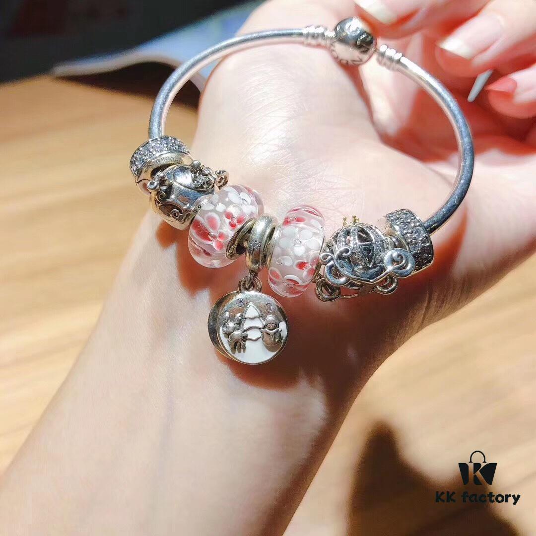 692fe42199f2d84055c8bfd2 Pandora Pandora Peach Blossom Snowman ❄️ New Arrival! Made with counter materials, perfectly crafted one-to-one, quality comparable to official counter products. Featuring peach blossom glass bead, teapot fairy 🧚♀️, fairy tale pumpkin carriage, sparkling rhinestone clip, white snowman pendant. Comes with original counter packaging! 🍃🌺