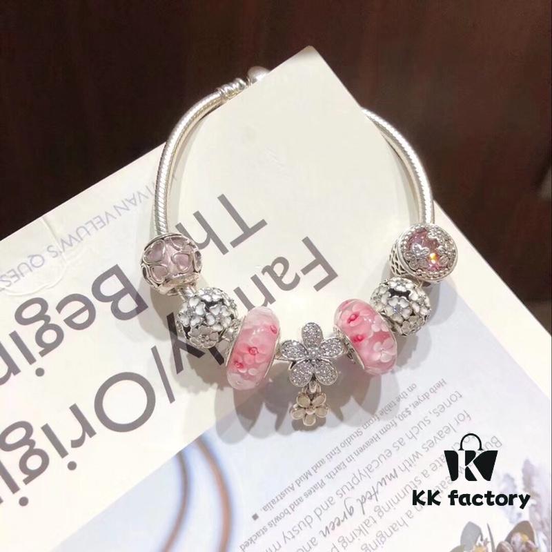 692fe43e99f2d84055c8c016 Pandora Pink Peach Blossom, Drifting Affection 🌺 New Arrival! Perfectly Crafted with Authentic Materials, One-to-One Replica, Quality Comparable to Retail Store Version! Featuring Peach Blossom Glass Bead, Cherry Blossom Cat's Eye Pearl, Pink Entwined Love Charm, White Daisy Bead, and Fully Diamond-Paved Daisy Flower Pendant. Made in S925 Silver with Official Retail Packaging!